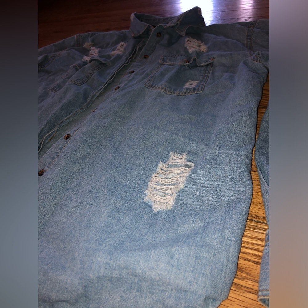 Women’s Jean denim shirt jacket distressed button up - Picture 9 of 11
